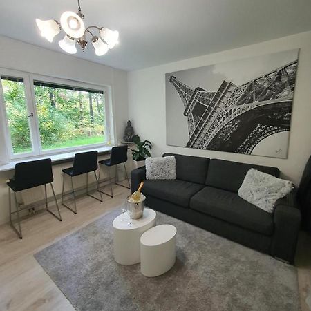 Close To The Metro And The Beach!!! With A View Of The Scandinavian Forest สต็อกโฮล์ม ภายนอก รูปภาพ