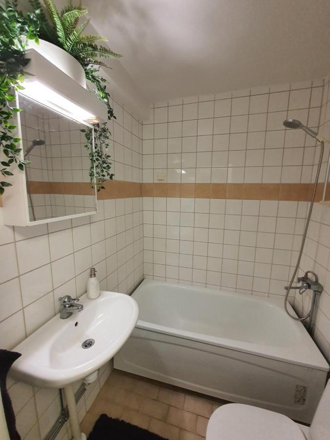 Close To The Metro And The Beach!!! With A View Of The Scandinavian Forest สต็อกโฮล์ม ภายนอก รูปภาพ