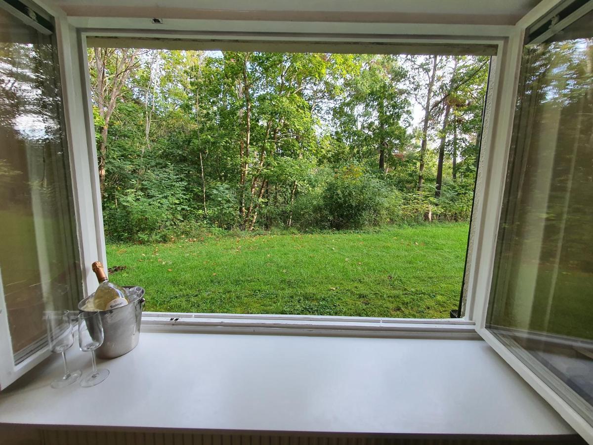 Close To The Metro And The Beach!!! With A View Of The Scandinavian Forest สต็อกโฮล์ม ภายนอก รูปภาพ